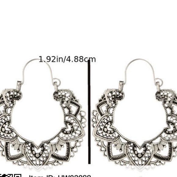 BOGO 50% Off NWT Women’s Vintage Silver Boho Flower Carved Hoop Dangle Earrings - Picture 7 of 7